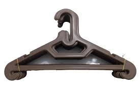 BIG FLAT PLASTIC CLOTH HANGER BY 12