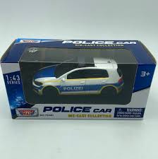 GOLF POLICE  CAR